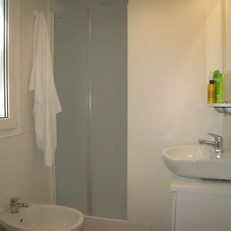 Kamp alanı Piomboni Village *