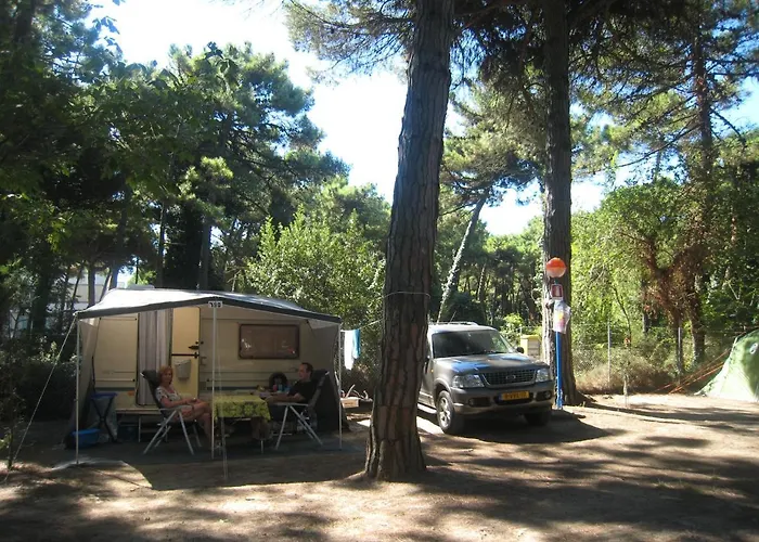 Piomboni Village Parque de Campismo