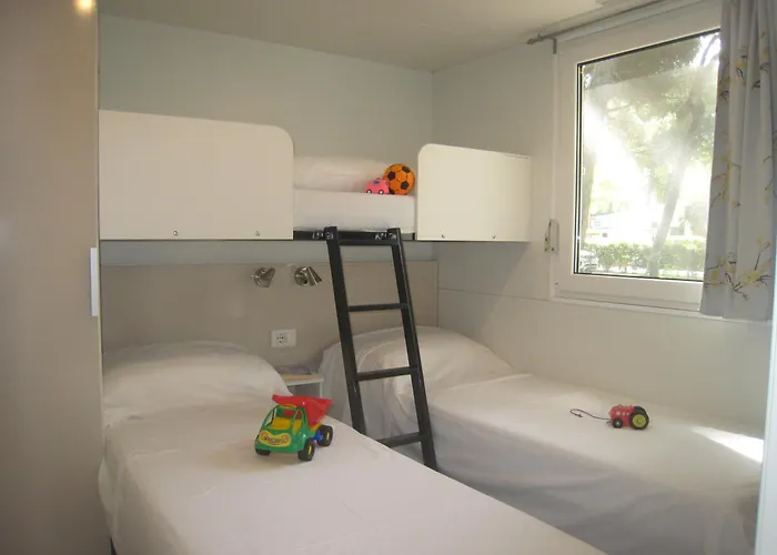 Camping Piomboni Village