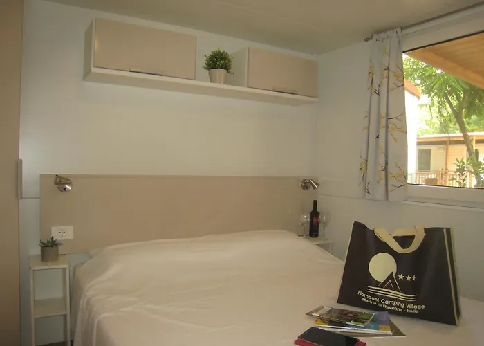 Кемпинг Piomboni Village Марина-ди-Равенна