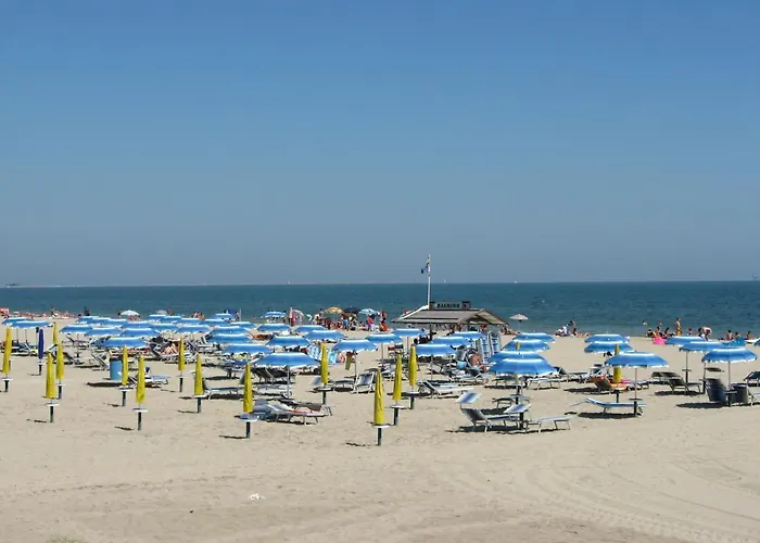 Кемпинг Piomboni Village Марина-ди-Равенна